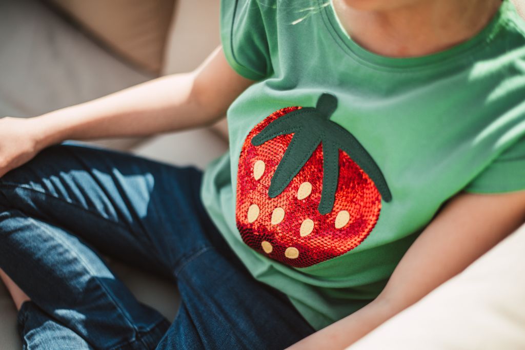 Bella Sequin T-shirt field strawberries